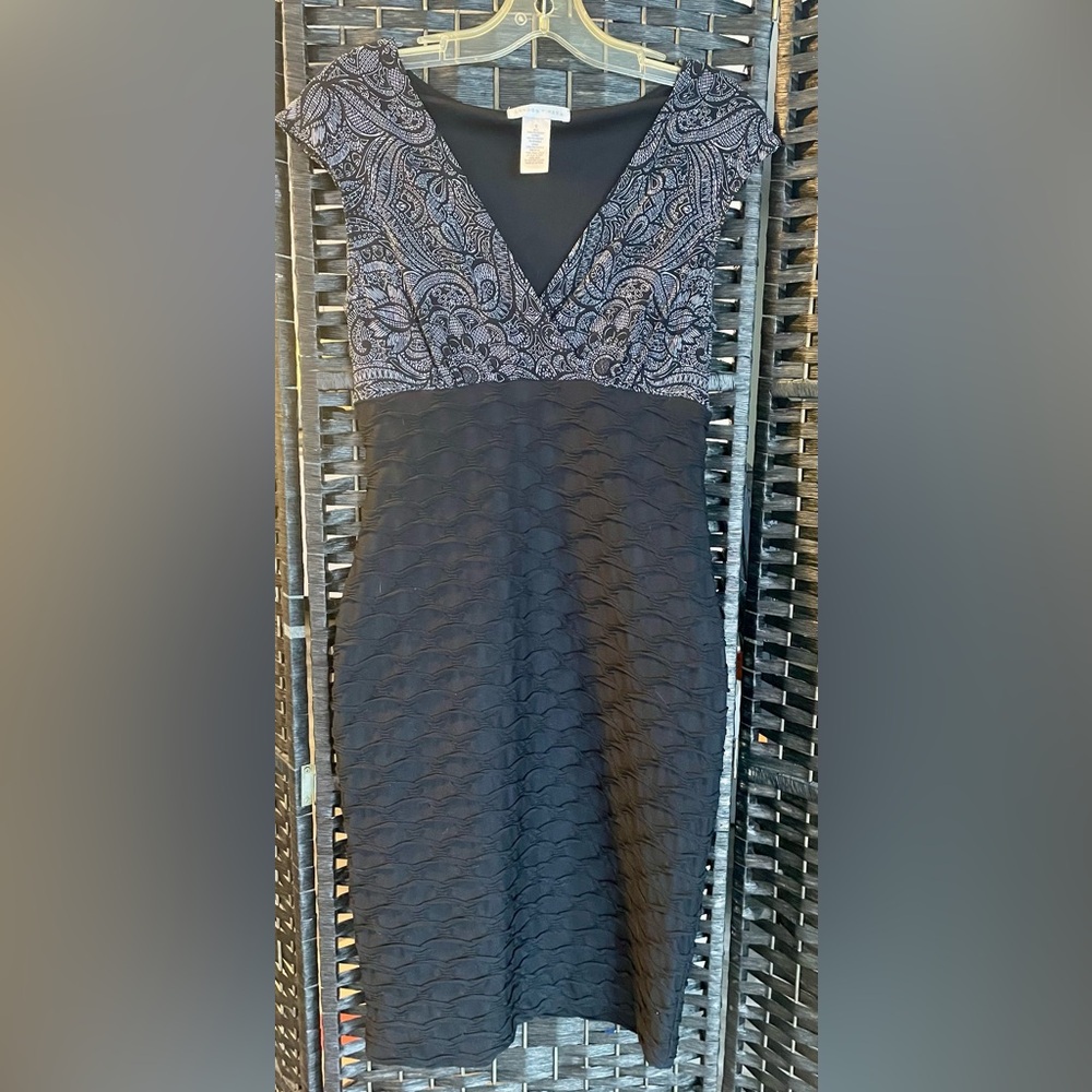London Times Black Paisley-Print & Textured Black Midi Dress